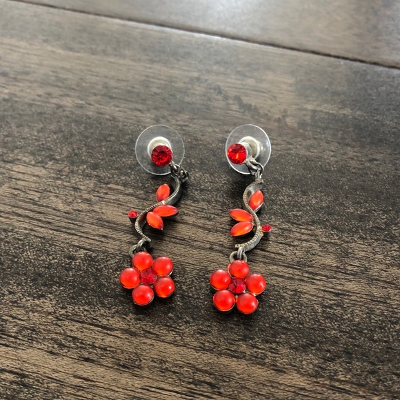🌻3/$15 free ahipping Red flower earrings - Picture 1 of 3